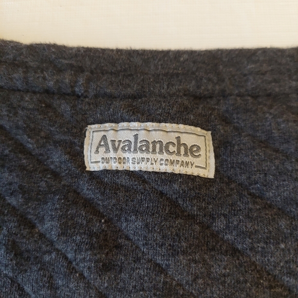 Avalanche Grey Quilted Button Cuff Crewneck Sweatshirt Outdoor Minimalist Size S - Picture 12 of 16
